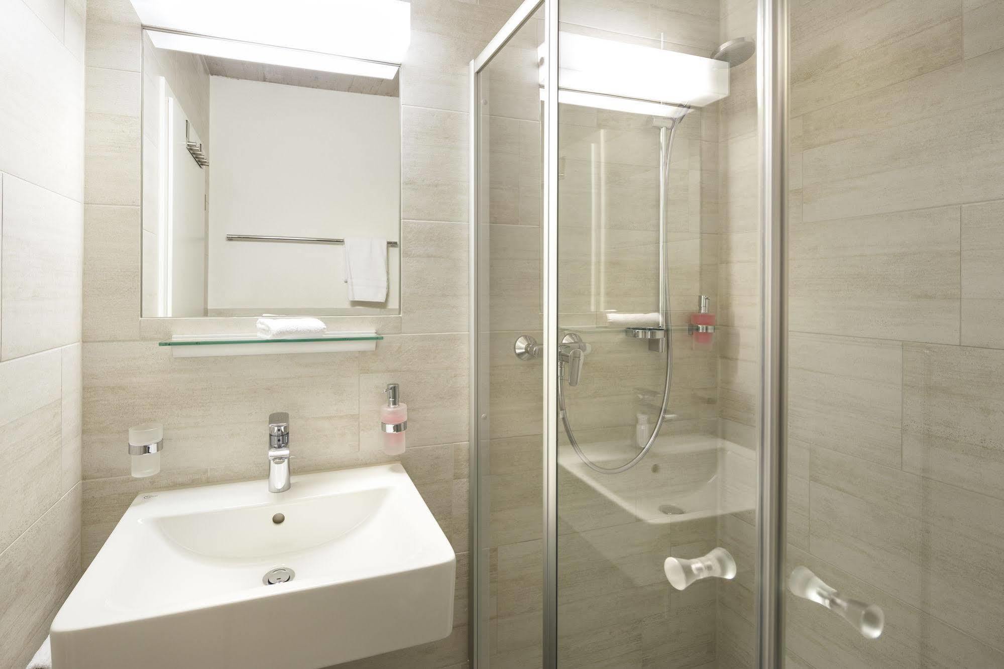 Tailormade Hotel Idea Spreitenbach Εξωτερικό φωτογραφία